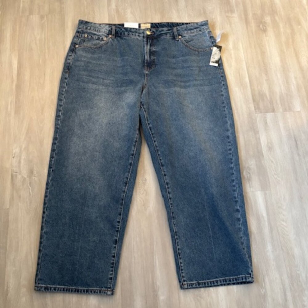 ELOQUII Women's “The Loose Fit Jean” size 18 NWT
